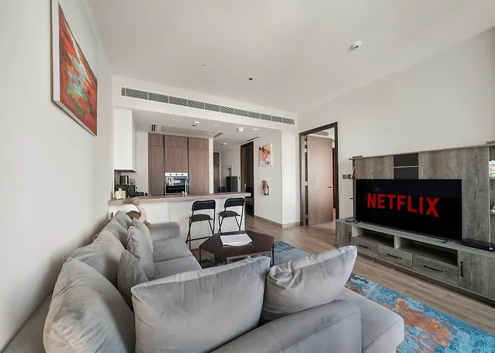 Vayk - Elegant 1 Bd With Scenic Marina Views