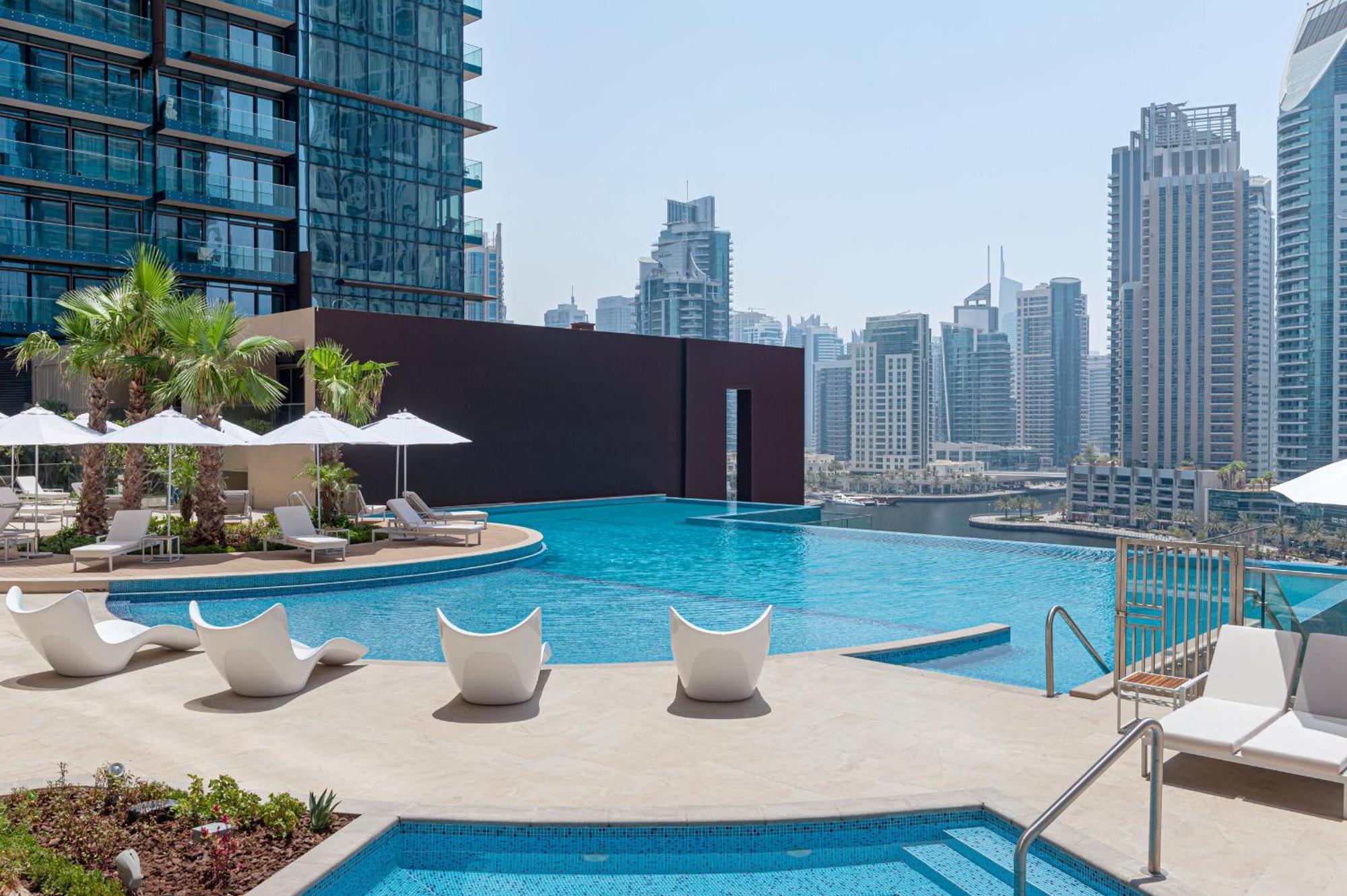 Vayk - Elegant 1 Bd With Scenic Marina Views